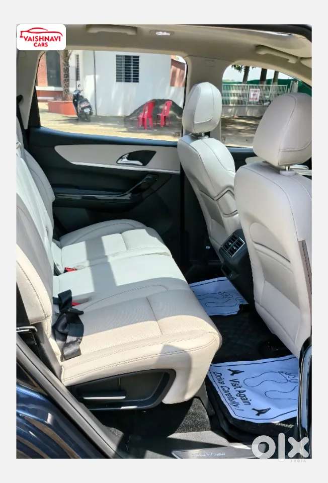 Mahindra Xuv700 2.2 Ax 7 Diesel Mt Str, 2025, Diesel