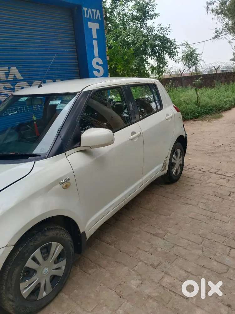 Maruti Suzuki Swift 2011 Petrol