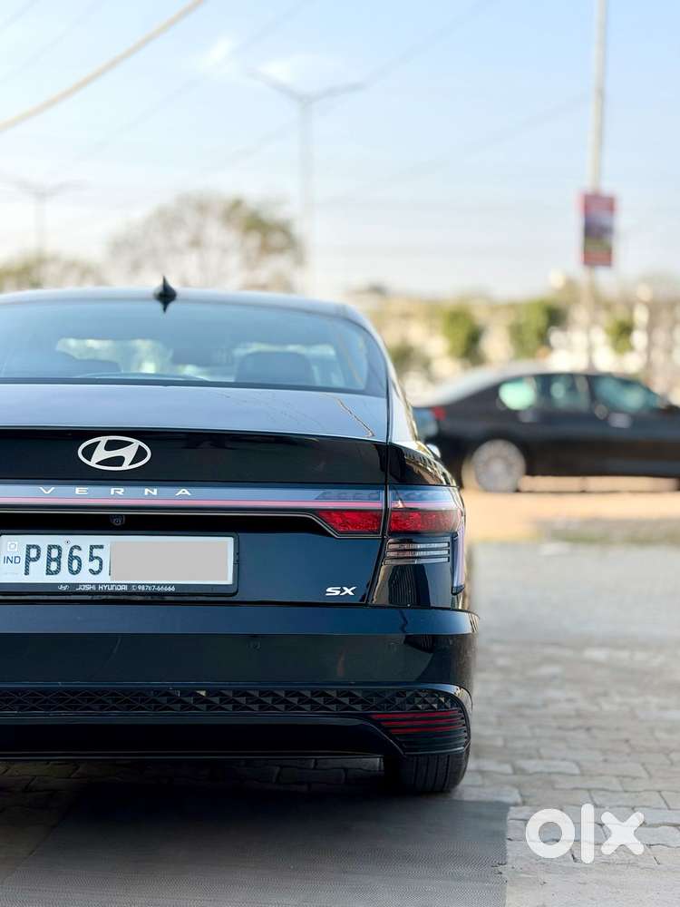 Hyundai Verna Sx 1.5 Petrol Ivt, 2023, Petrol