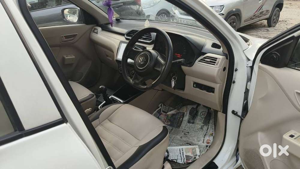 Maruti Suzuki Swift Dzire Lxi Option, 2017, Cng & Hybrids