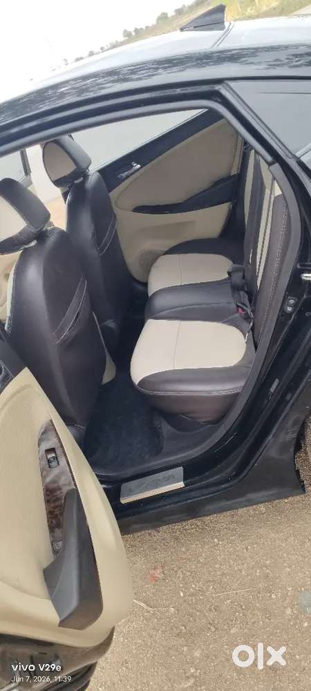 Hyundai Fluidic Verna 2011