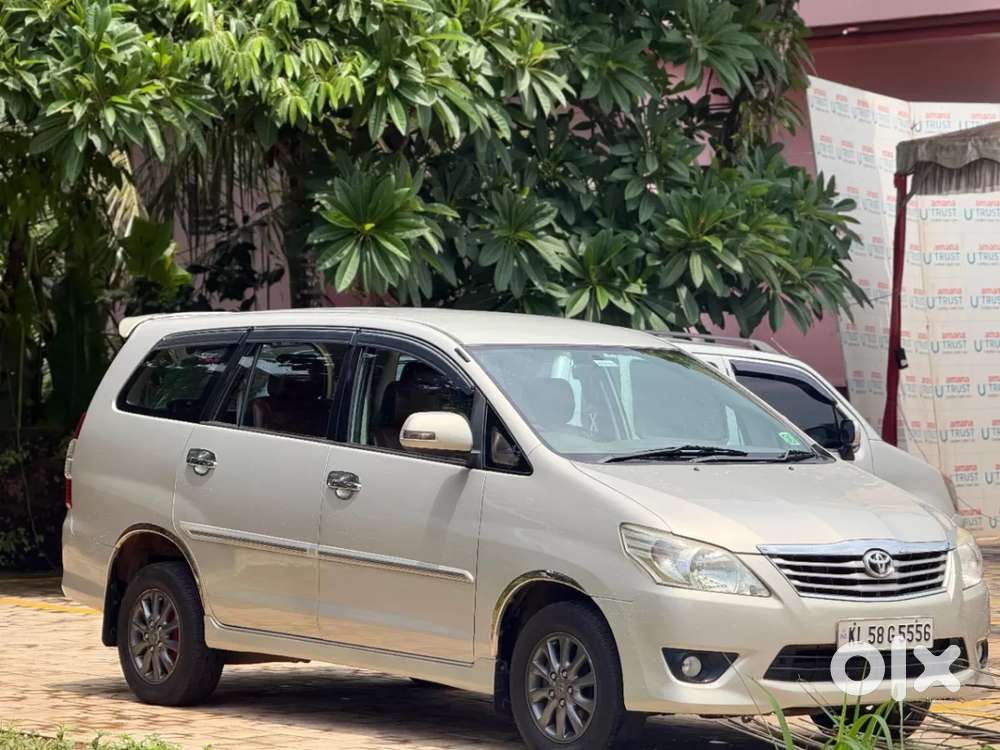 Toyota Innova 2.5 Vx 7 Seater Bs Iv, 2012, Diesel