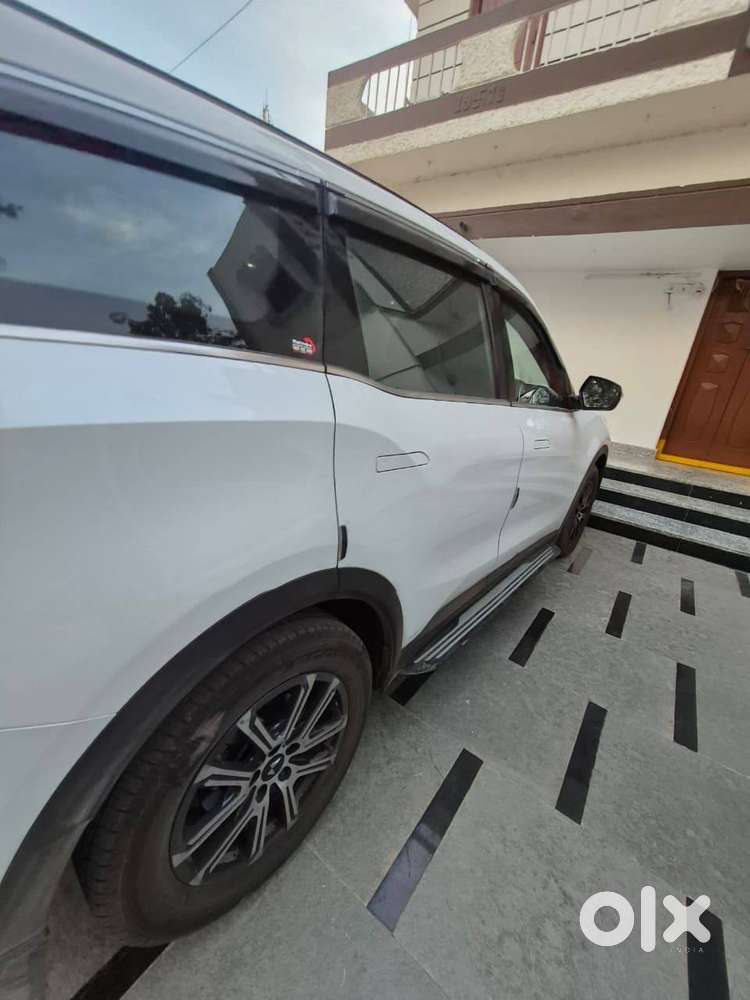 Mahindra Xuv700 2025 Diesel 10000 Km Driven