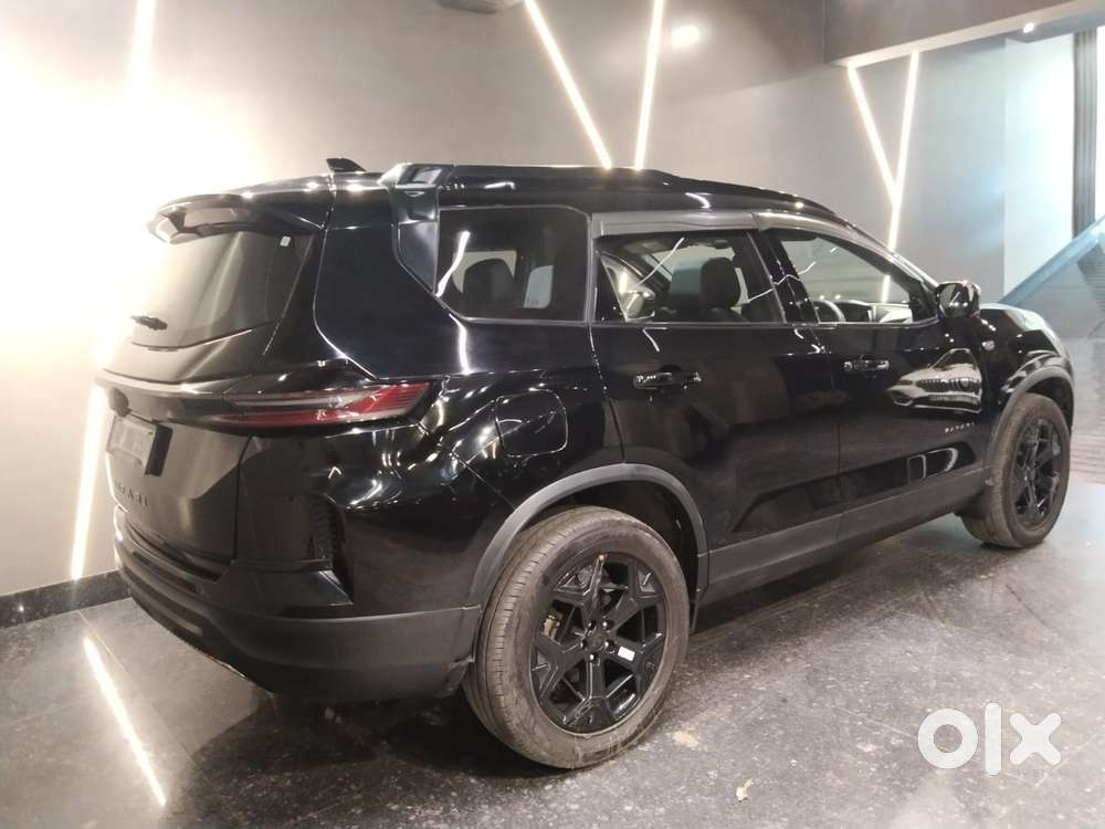 Tata Safari Accomplished Dark Edition, 2024, Diesel