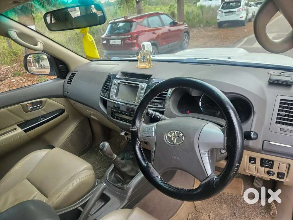 Toyota Fortuner 2012 Diesel, Manual Transmission