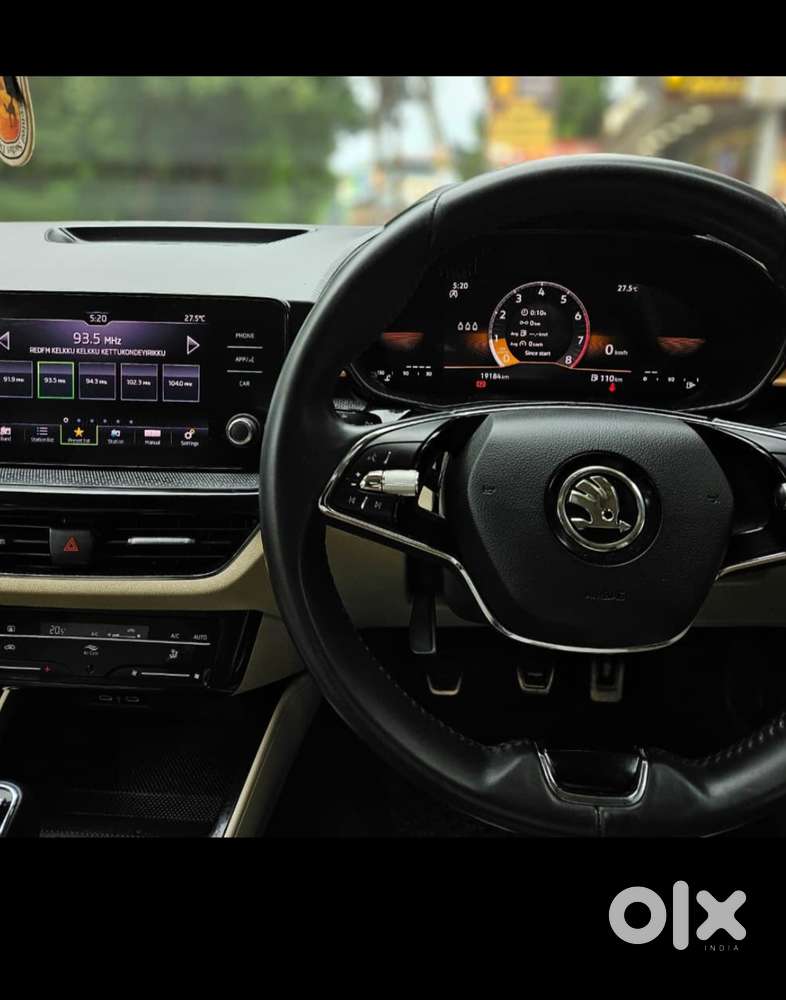 Skoda Slavia Style 1.0l Tsi Mt, 2023, Petrol