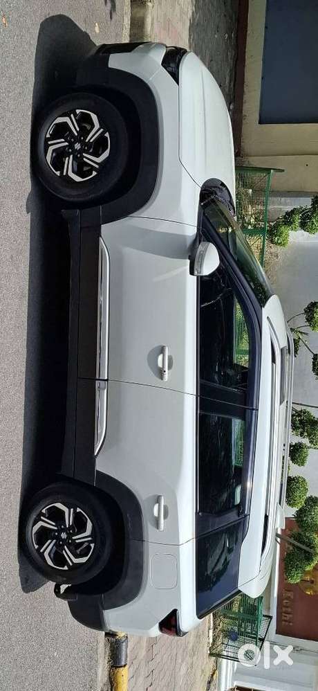 Maruti Suzuki Brezza 1.5 Zxi At Smart Hybrid, 2023, Petrol