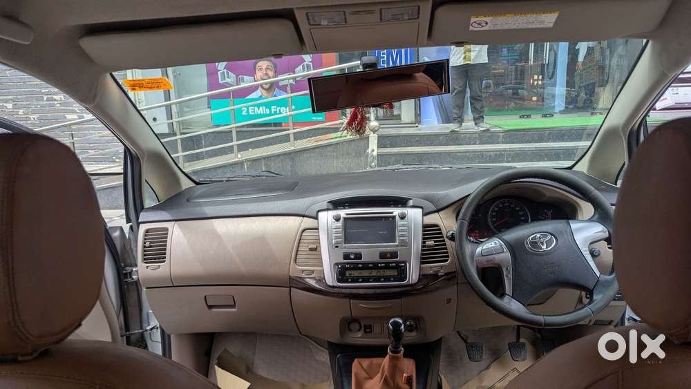 Toyota Innova 2.5 Vx 8 Seater Bs Iv, 2015, Diesel