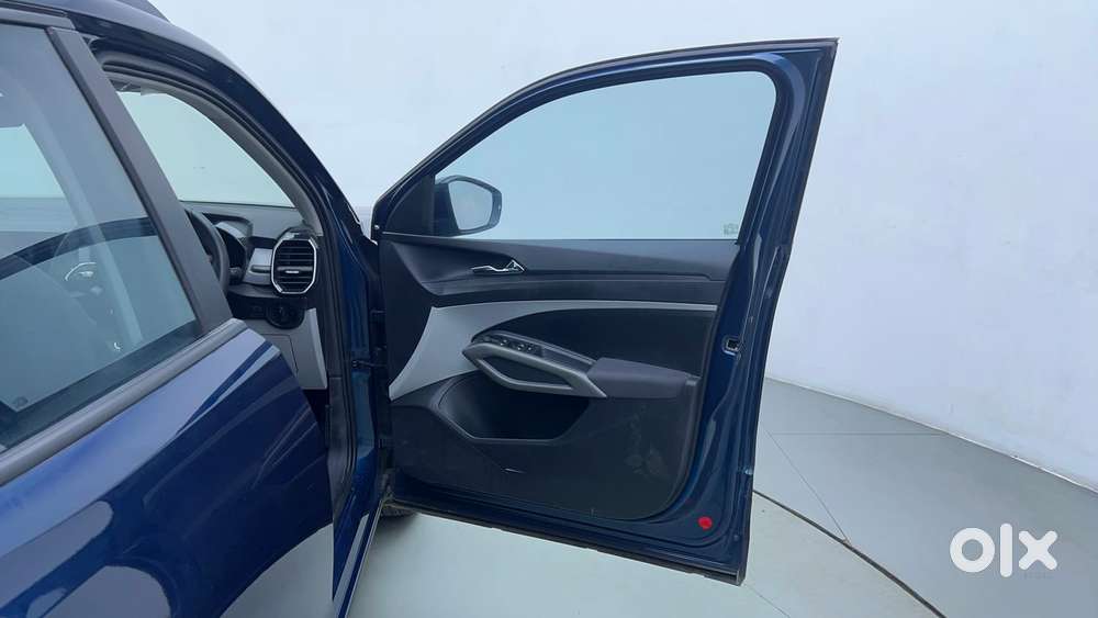 Skoda Kylaq Signature Plus, 2025, Petrol