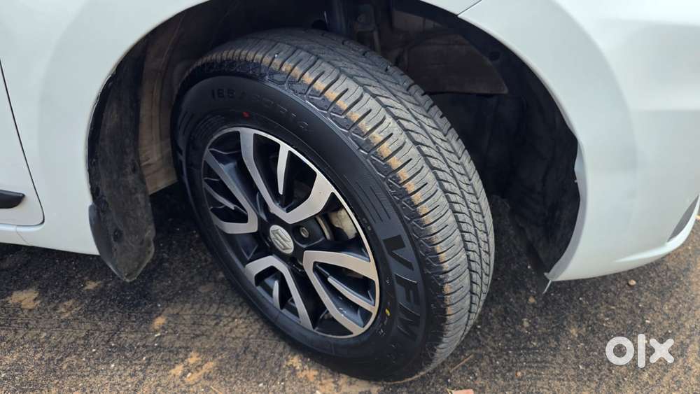 Maruti Suzuki Dzire 1.2 Vxi, 2022, Petrol