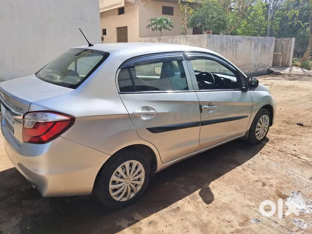 Honda Amaze 1.5 E 2016