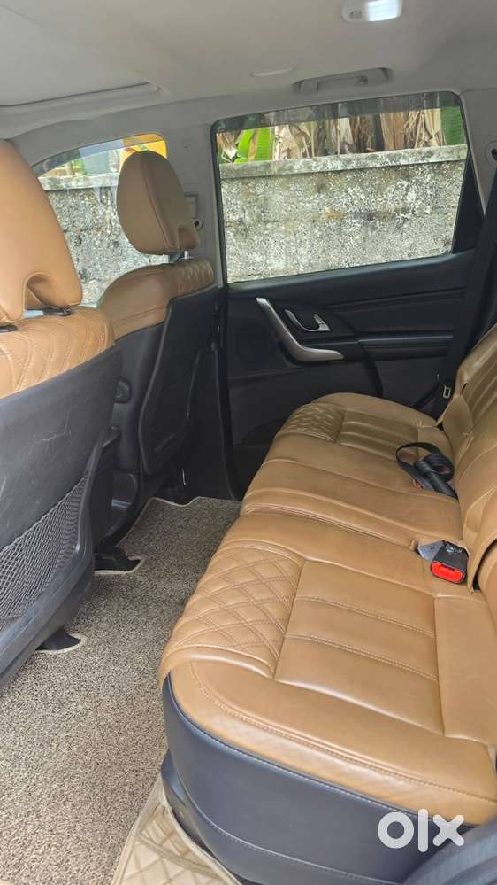 2019 Mahindra Xuv500 W11 At – Top-of-the-line Model  Kochi