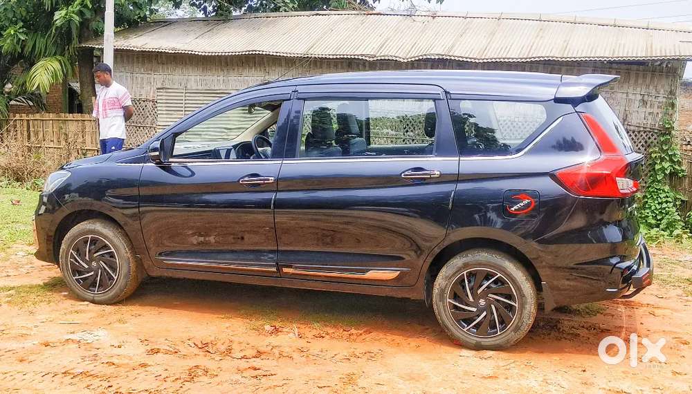 Maruti Suzuki Ertiga 2025 ( Black Colour & Very Good Condition )