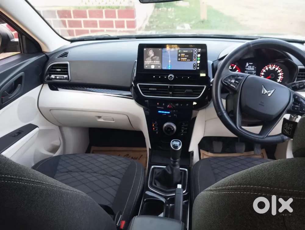 Mahindra Xuv 3xo Petrol 24
