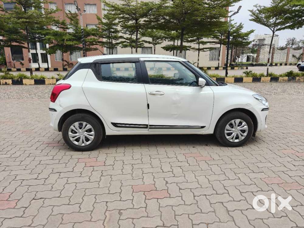 Maruti Suzuki Swift Vxi + Manual, 2023, Petrol
