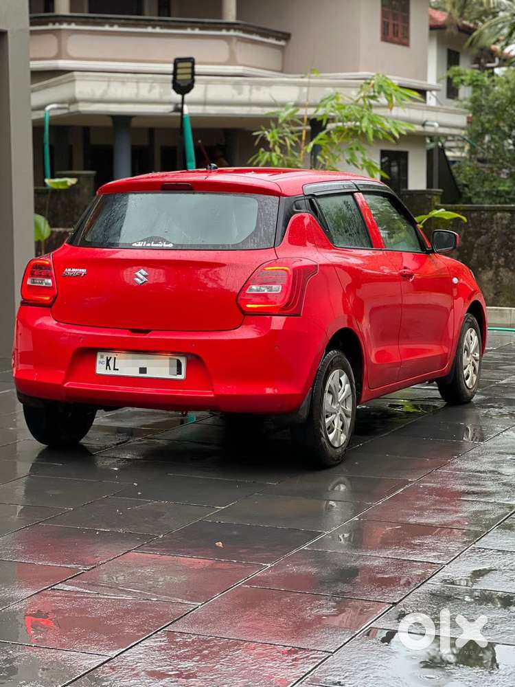 Maruti Suzuki Swift 1.2 Lxi (o), 2023, Petrol