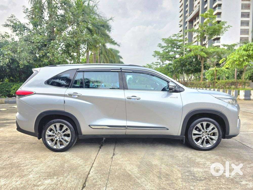 Toyota Innova Hycross 2.0 Zx (o) Hybrid 7 Str, 2024, Petrol