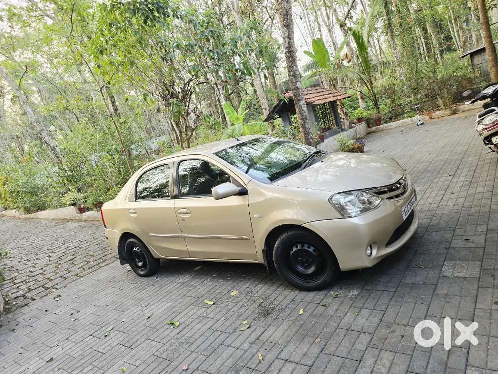 Toyota Etios 2011 Petrol Manual Second