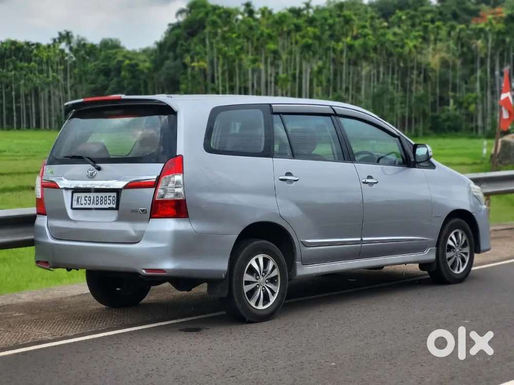 Toyota Innova 2015 Diesel 275000 Km Driven