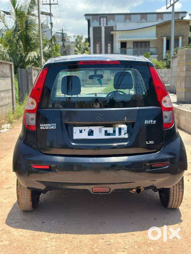 Maruti Suzuki Ritz Lxi, 2011, Petrol