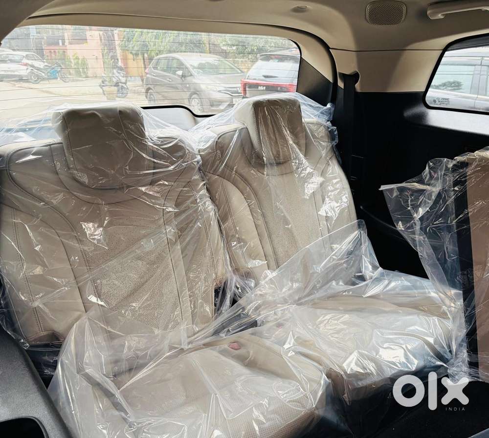 Mahindra Xuv700 2.0 Ax 7 Petrol At Luxury Pack Str, 2022, Petrol