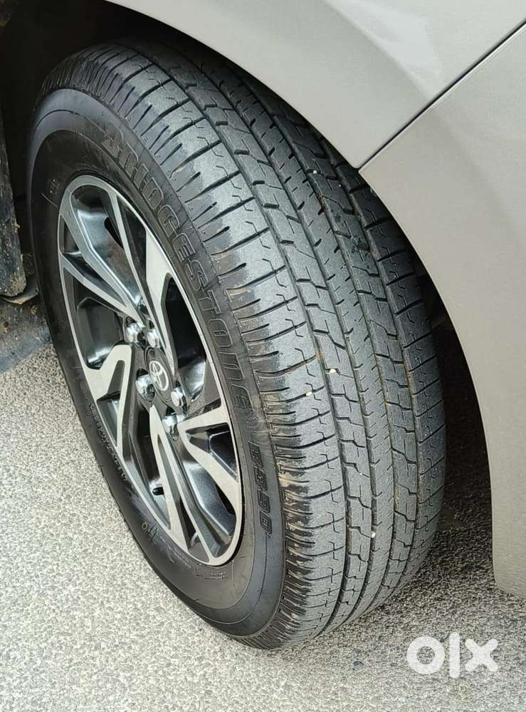 Toyota Innova Crysta 2.7 V, 2023, Petrol