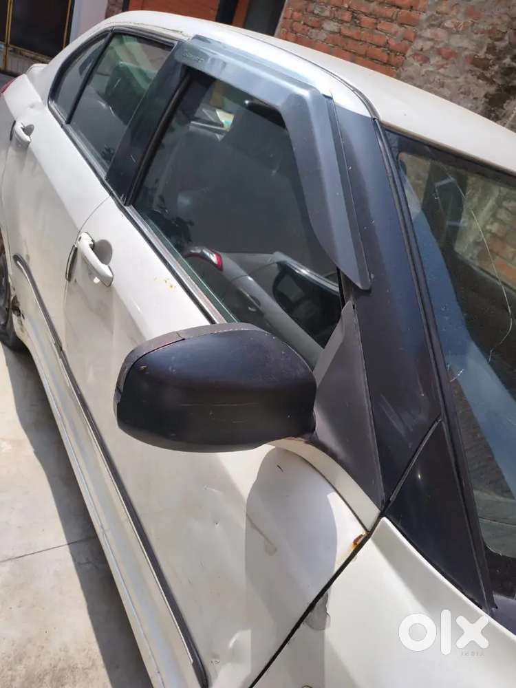 Maruti Suzuki Dzire 2011