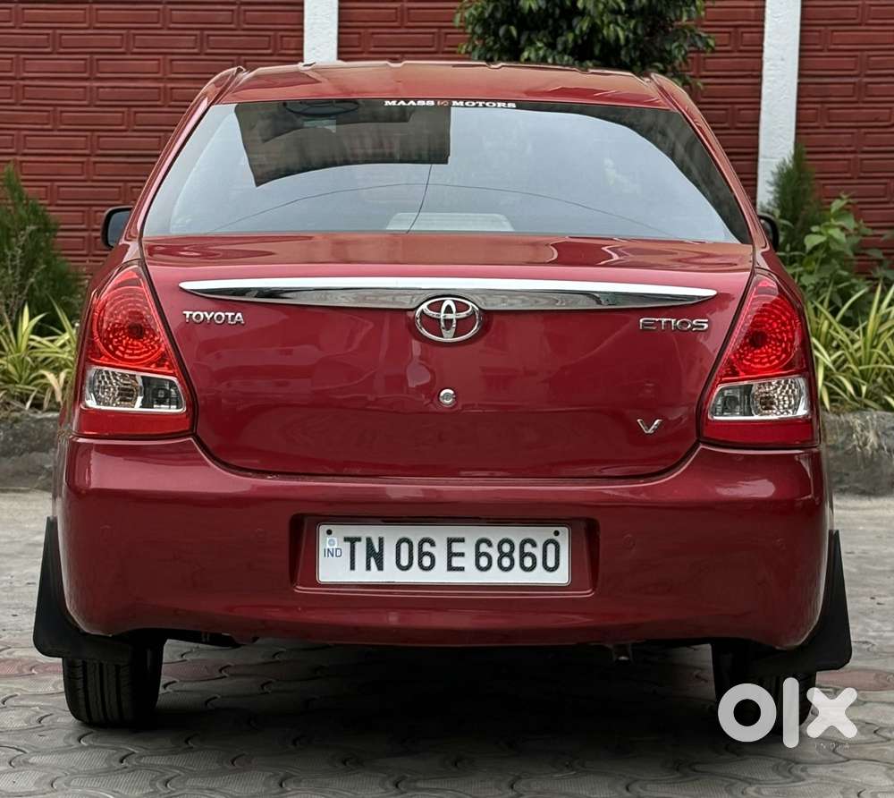 Toyota Etios V, 2011, Petrol