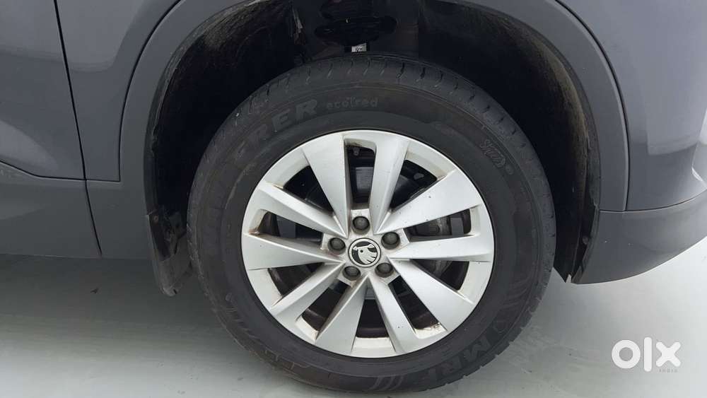 Skoda Kylaq Signature Plus, 2025, Petrol