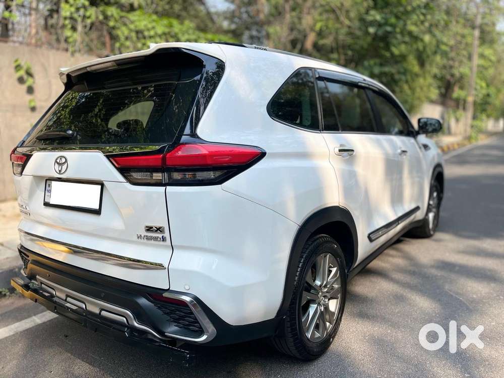 Toyota Innova Hycross 2.0 Zx (o) Hybrid 7 Str, 2024, Petrol