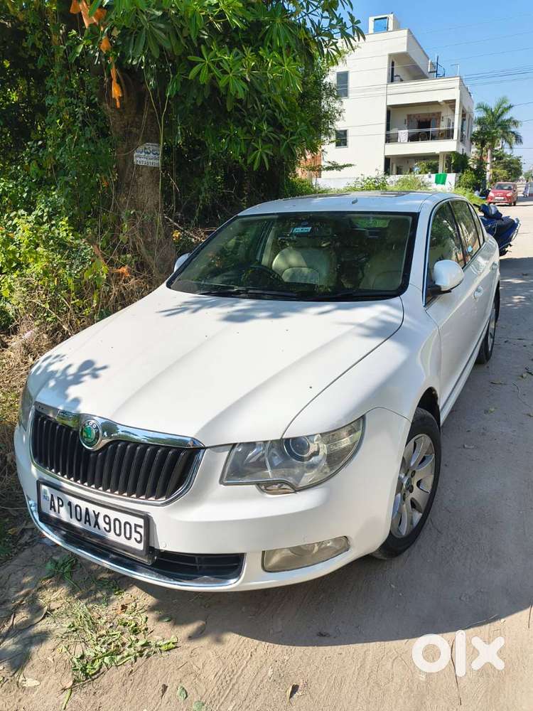 Skoda Superb 2011 Petrol