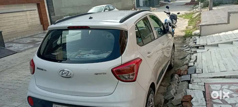 Hyundai Grand I10 2018 Sportz White Colour