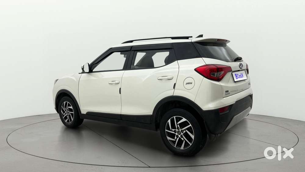 Mahindra Xuv300 1.2 W8 (o) Amt Petrol, 2022, Petrol