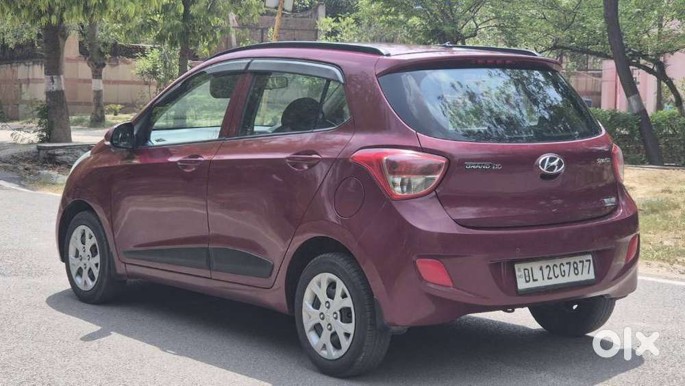 Hyundai Grand I10 Sportz, 2015, Petrol