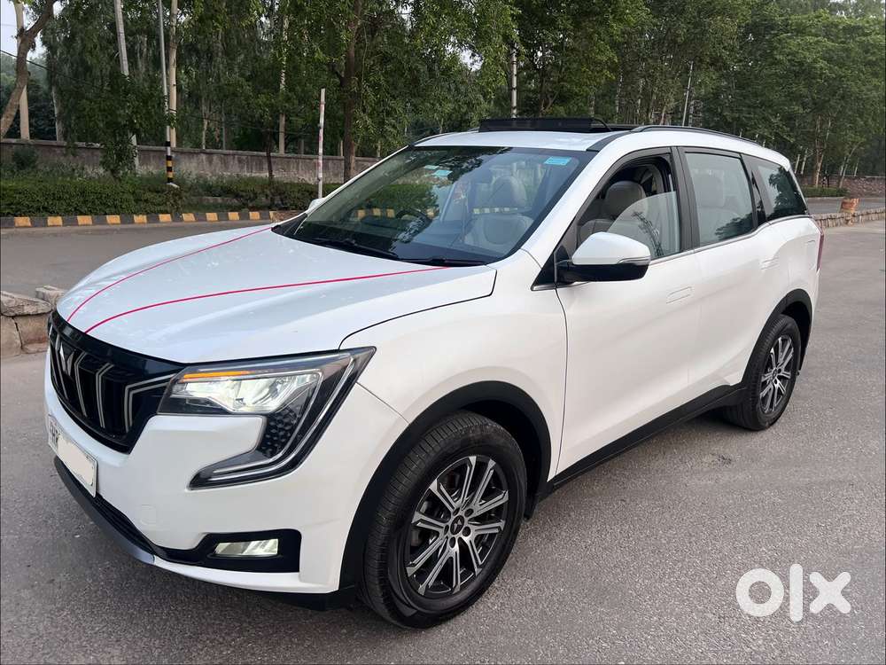 Mahindra Xuv700 2.0 Ax 7 Petrol Mt Str, 2023, Petrol
