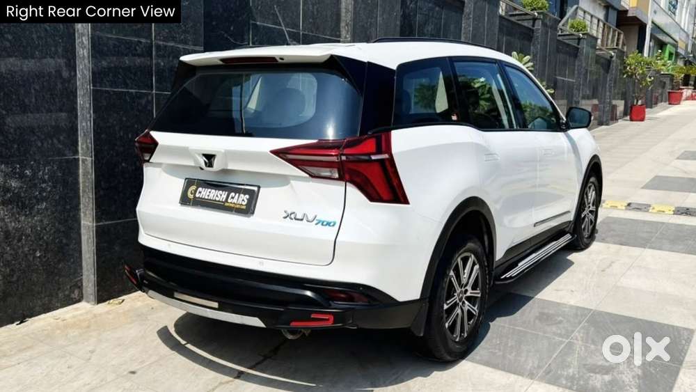Mahindra Xuv700 Mx Petrol Mt 5 Str (e), 2023, Petrol