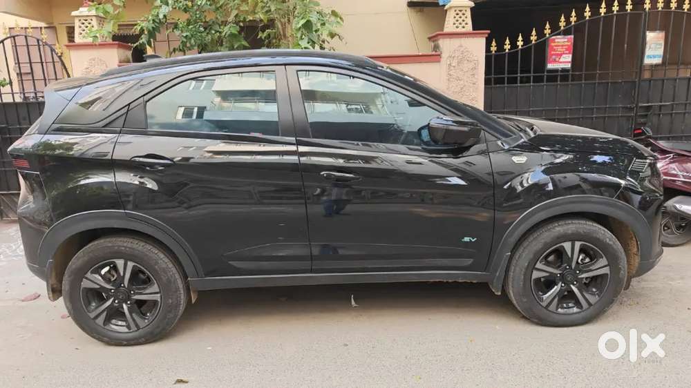 Tata Nexon Ev - Empowered+ Red Dark