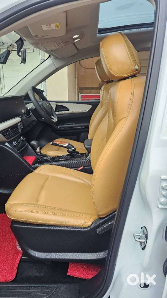Mahindra Xuv700 2.2 Ax 7 Diesel At Str, 2025, Diesel
