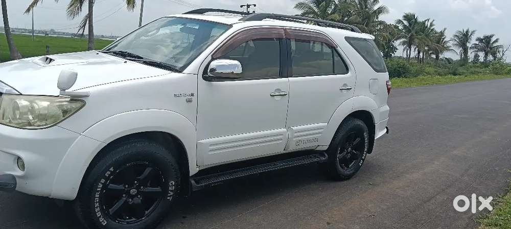 Toyota Fortuner 2011 Diesel 177800 Km Driven