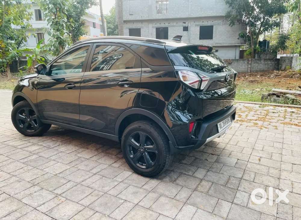 Tata Nexon Xza+ O (petrol) Amt  Top-end Dark Edition Variant