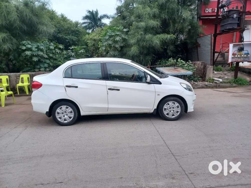 Honda Amaze Diesel  T White Colour