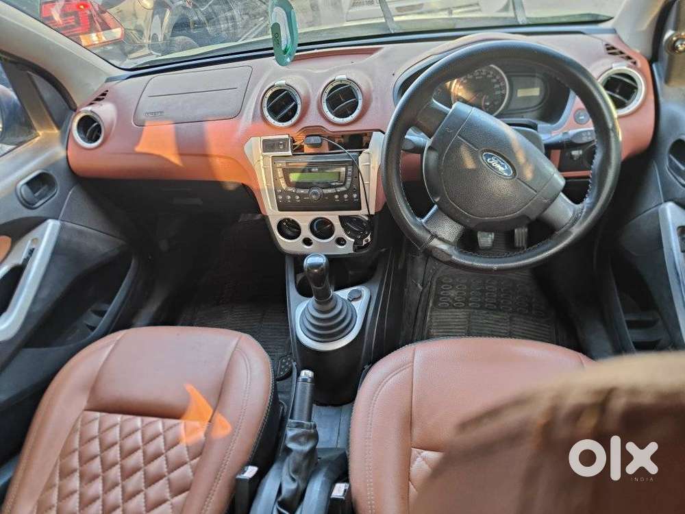 Ford Figo 2012-2015 Petrol Titanium, 2011, Petrol