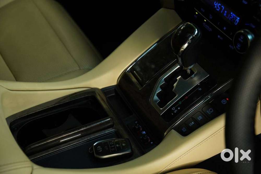 Toyota Vellfire 2.5 Hybrid, 2022, Petrol