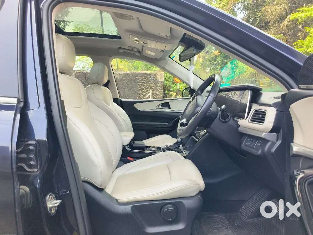Mahindra Xuv700 Ax7l