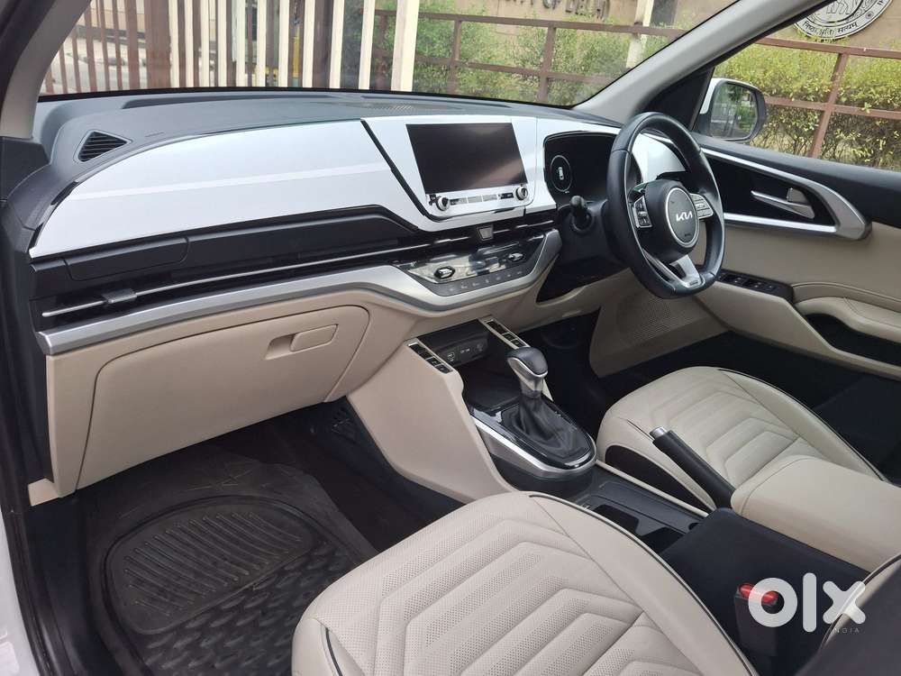 Kia Carens Luxury (o)1.5 Diesel At 7 Str, 2024, Diesel