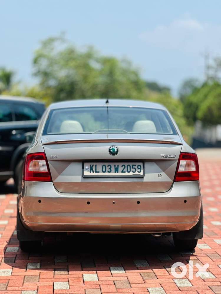 Skoda Rapid 2012 Petrol 76000 Km Driven