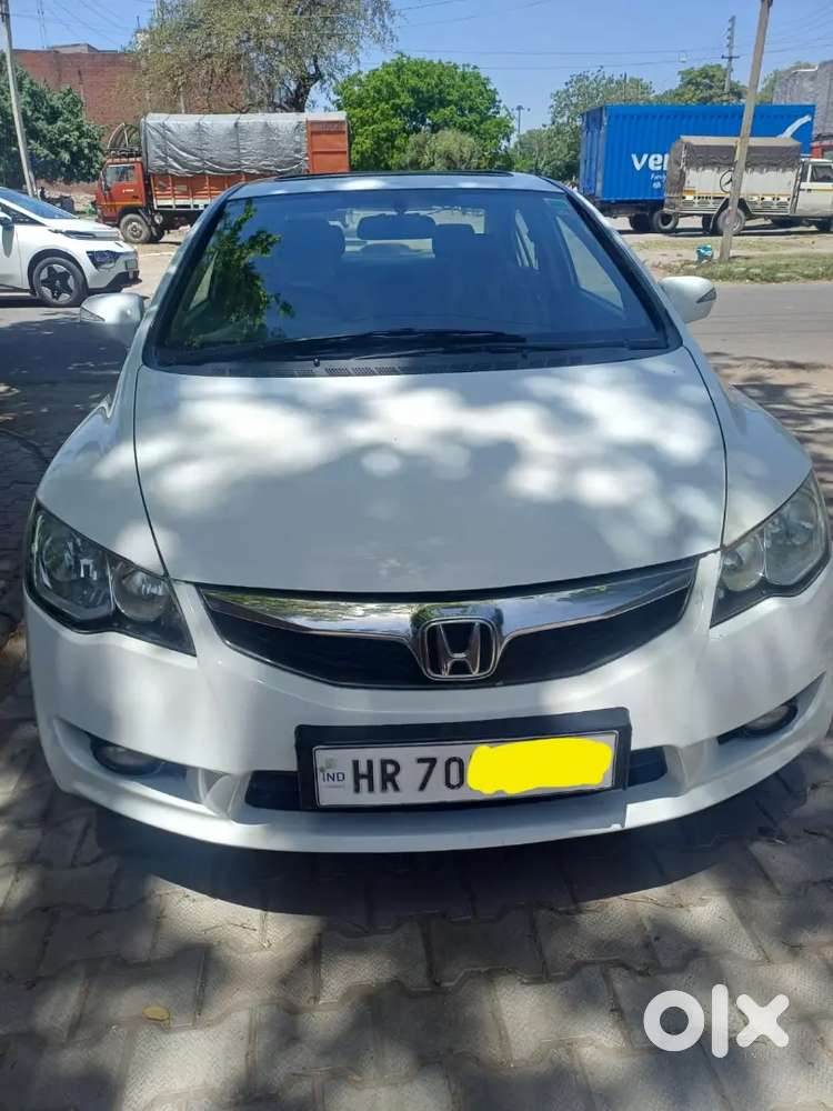 Honda Civic 1.8
 Petrol 2031 Tak Pass
1st Owner 
Sunroof 
All Original