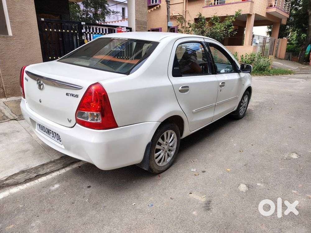 Toyota Etios 1.5 V, 2011, Petrol