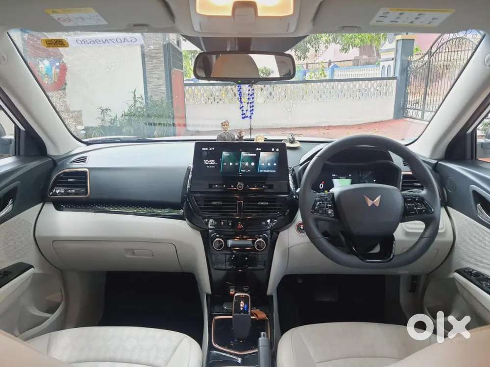 Mahindra Xuv400 El Pro Dual Tone 2024
