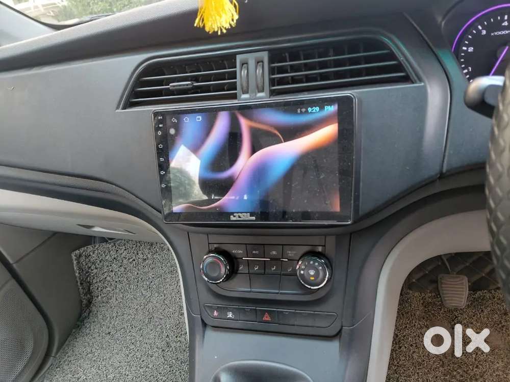 Mahindra Marazzo 2018